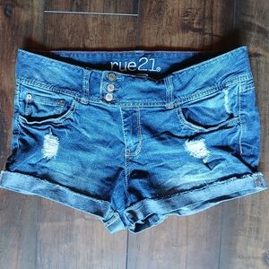 Rue21 distressed denim mid rise shorts ladies 11/12 embellished jean shorts